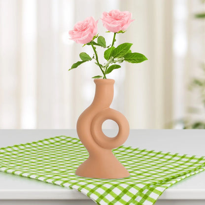 Elegant ceramic flower vase for sophisticated home décor