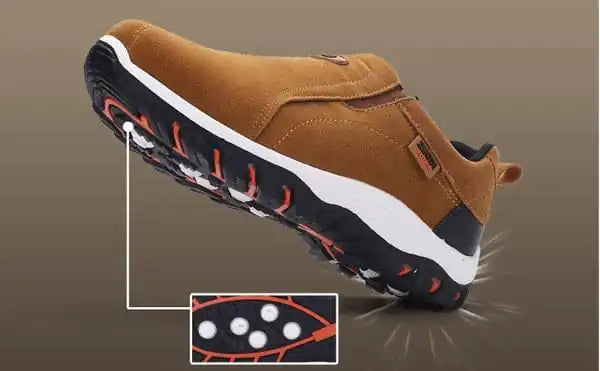 Men's sport shoes with breathable mesh and cushioned insoles