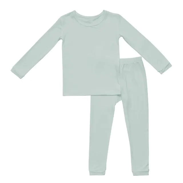 Soft bamboo toddler pajama set, breathable kids' sleepwear, eco-friendly baby PJs.