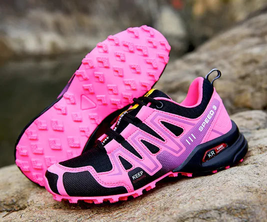 Non-slip sports shoes with breathable mesh for running and hiking