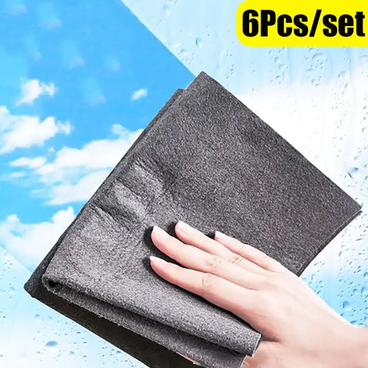 Reusable microfiber cleaning cloth for streak-free glass and window cleaning