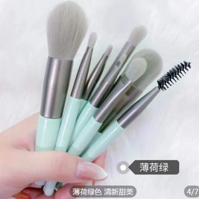 Electric Silicone Brush Cleanser for fast and gentle makeup brush cleaning