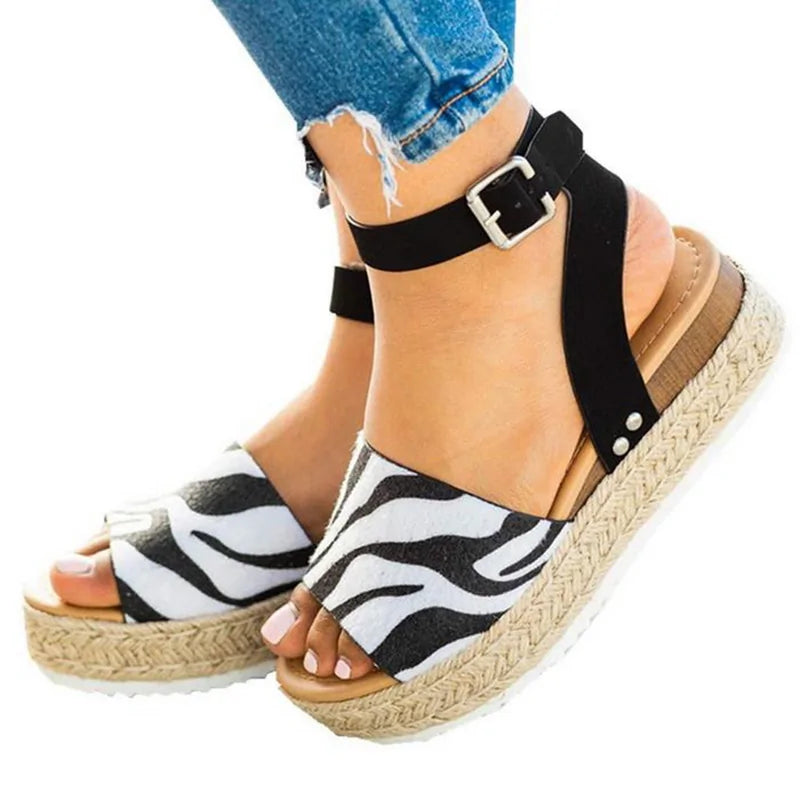 Flop Chaussures Sandals by Krystina Trendify, lightweight and durable for outdoor and beach activities.