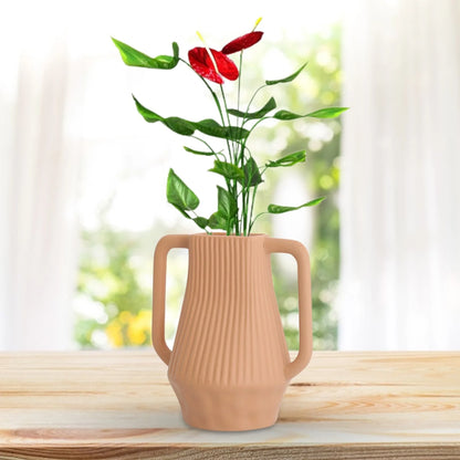 Elegant ceramic flower vase for sophisticated home décor