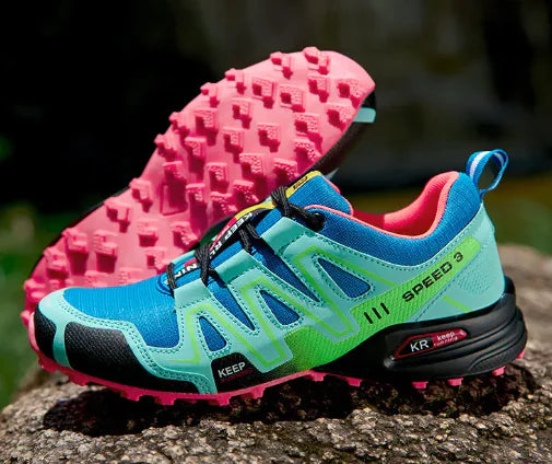 Non-slip sports shoes with breathable mesh for running and hiking