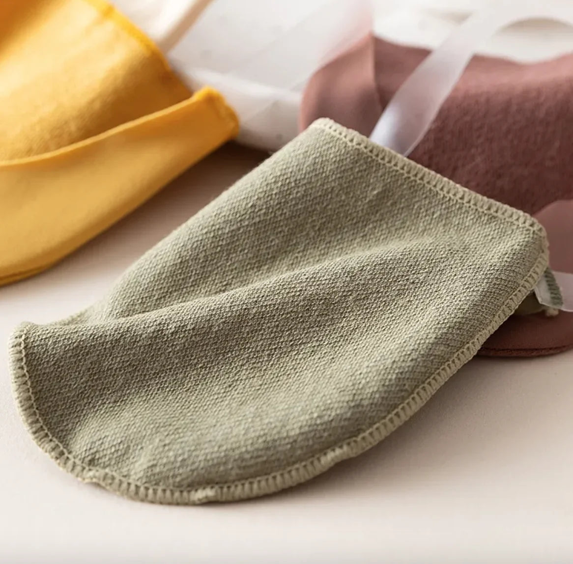 Thin, breathable half-sole sling ankle socks, perfect for open-toe shoes and summer comfort.